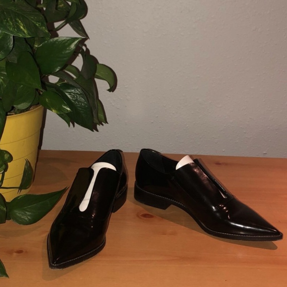 FURLA Dress Up Shoes Black and white